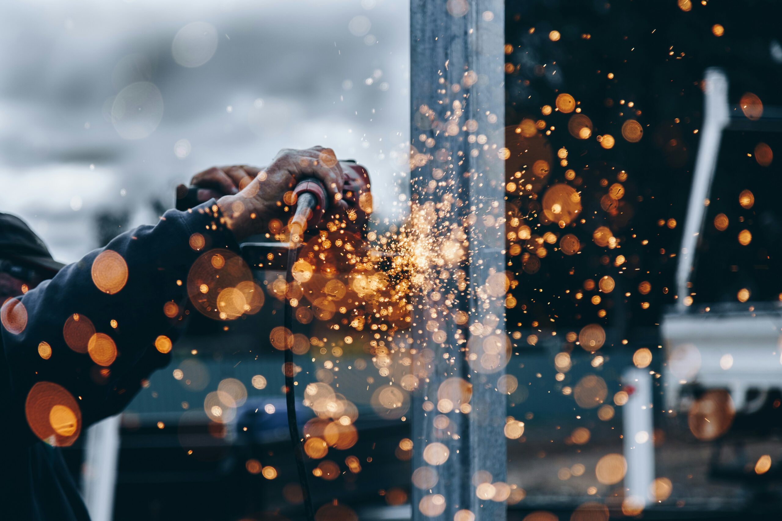https://unsplash.com/photos/person-holding-tool-during-daytime-8KfCR12oeUM?utm_content=creditShareLink&utm_medium=referral&utm_source=unsplash