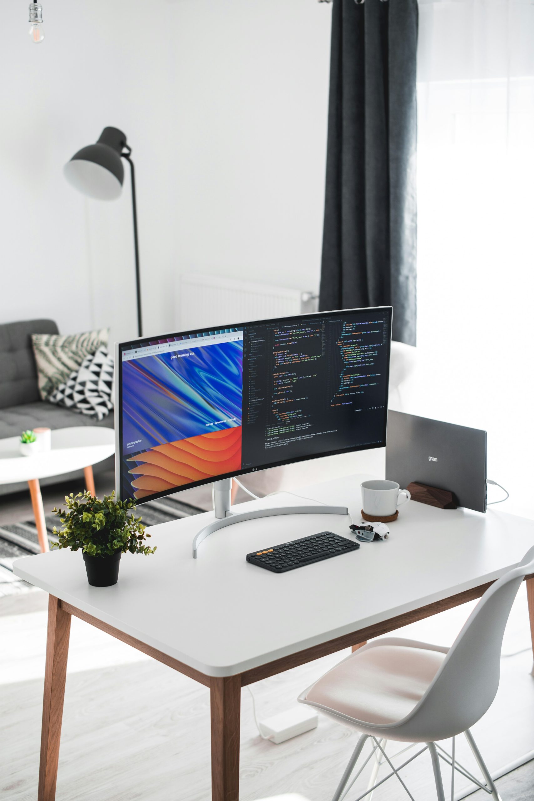 https://unsplash.com/photos/turned-on-flat-screen-tv--WBYxmW4yuw?utm_content=creditShareLink&utm_medium=referral&utm_source=unsplash